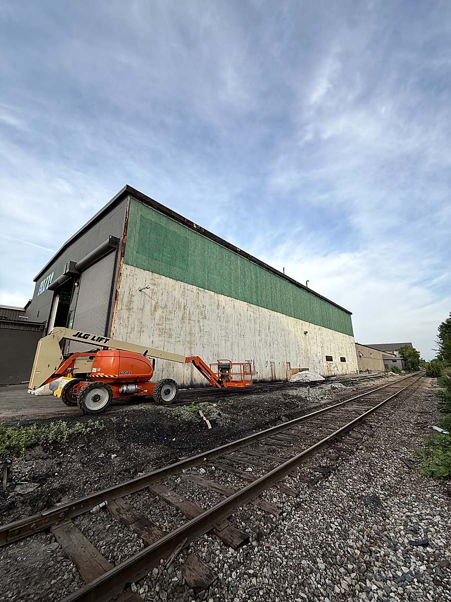 Bathroom finishing with tile